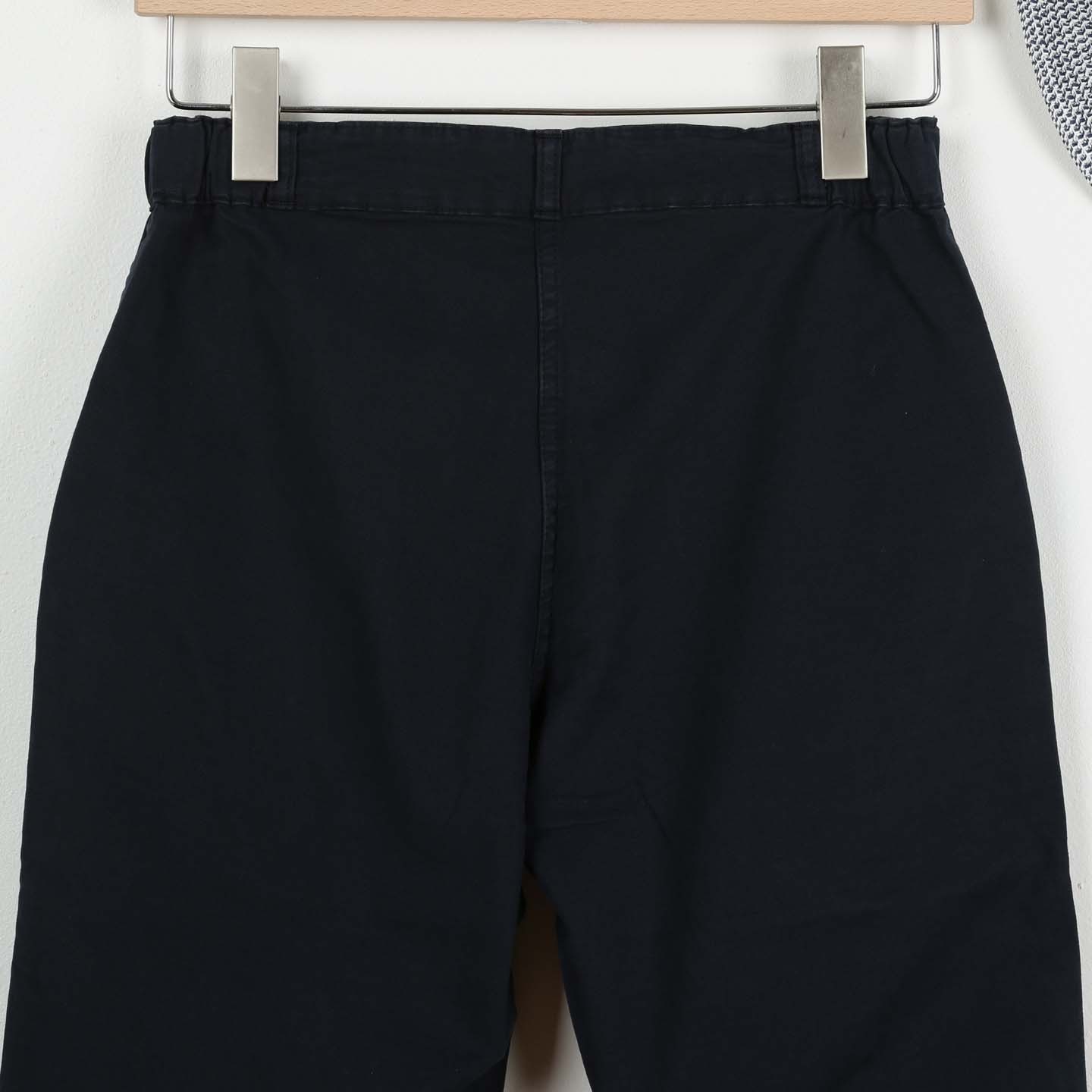 Pinta, Pantacourt femme en toile stretch avec pattes sur poches navy
