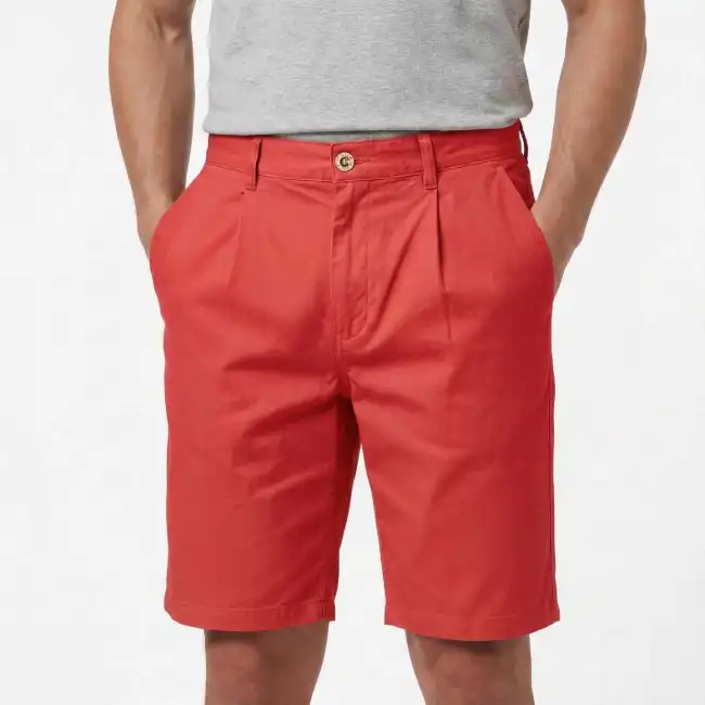 Bernicle, straight-cut men’s bermuda shorts in organic cotton canvas red