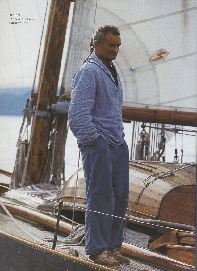 Eric Tabarly en vareuse